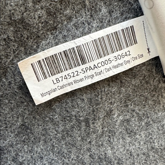 Quince Mongolian Cashmere Woven Fringed Scarf, NWOT - Picture 9 of 9